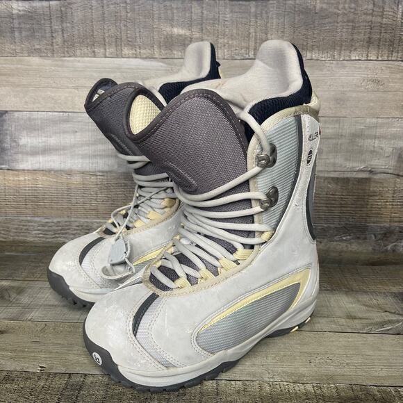 BURTON SNOWBOARD BOOTS RULER WOMEN'S SIZE 6 GRAY Rough Shape Needs Repair - Picture 1 of 14